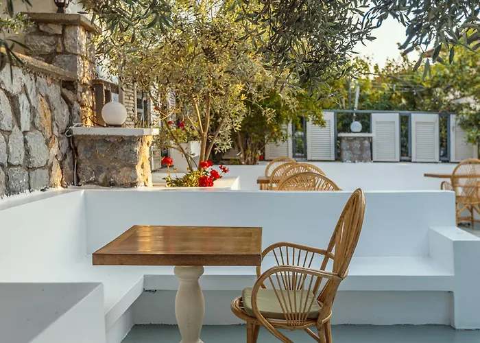 N Cesme Отель *