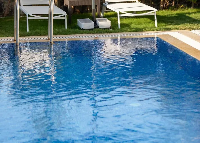 N Cesme Отель *